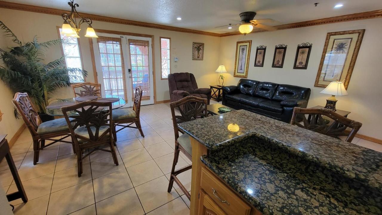 Cozy 2 Bedroom With Big Pool - Campeche Triplex Unit C Home South Padre Island Exterior photo
